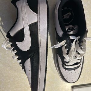 Nike Black and White Sneakers with Iconic Swoosh